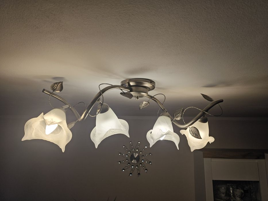 Żyrandol sufitowy 4 punktowy.