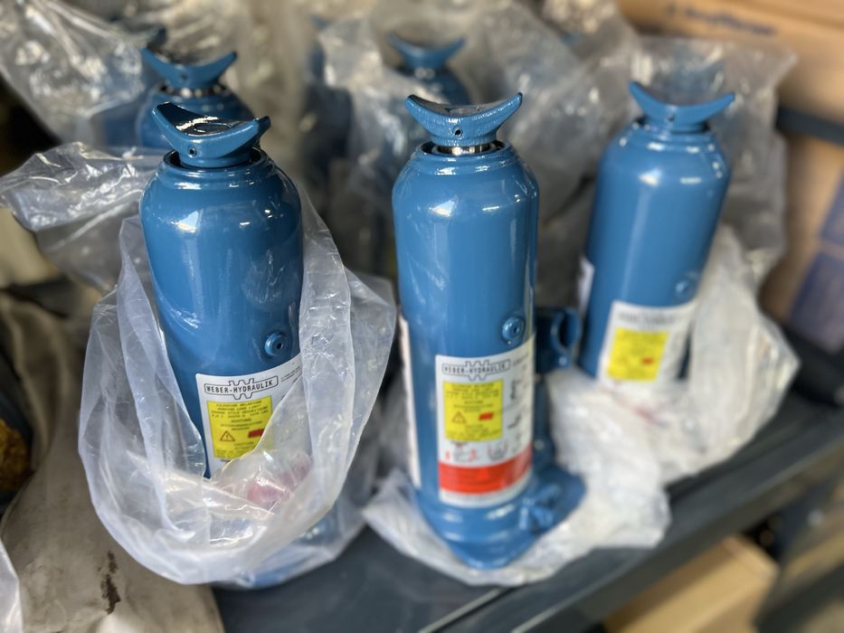 Домкрат гідравлічний новий 3.3т Sprinter w906 volkswagen Crafterw 907