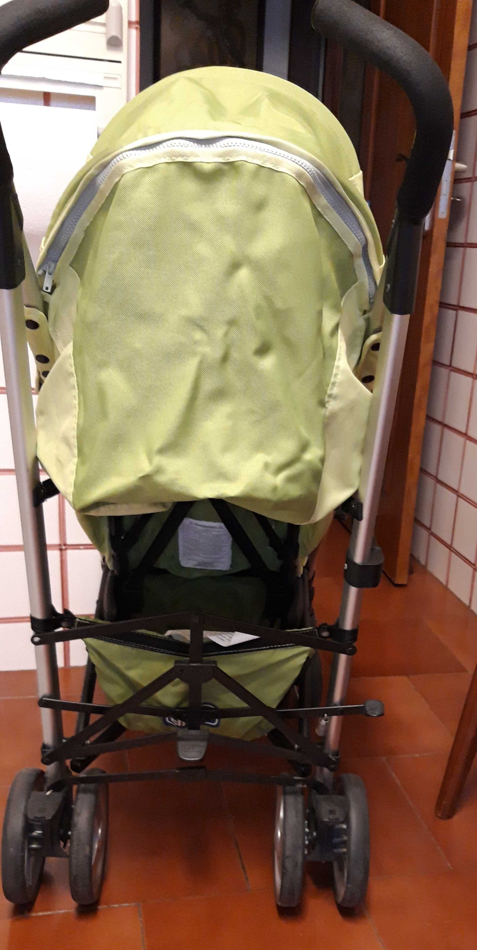 Cadeira de bebé da Chico c/proteção para chuva