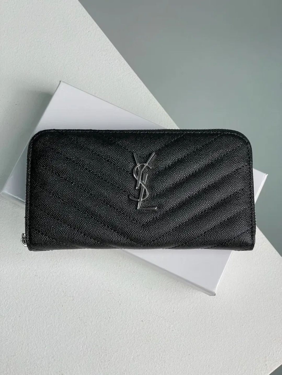 Luxosowy portfel damski YSL