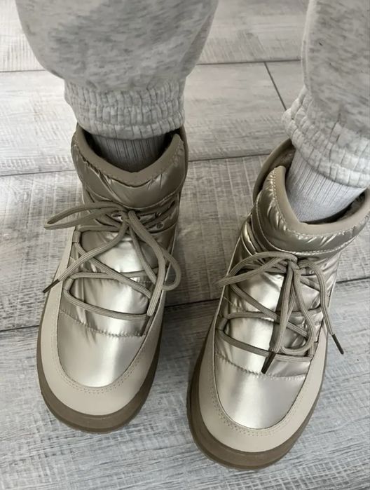 Зимове взуття ( уггі, чоботи, снігоходи)