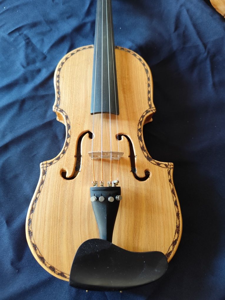 Violino Novo, construído em artesanato, madeira Cedro espanhol