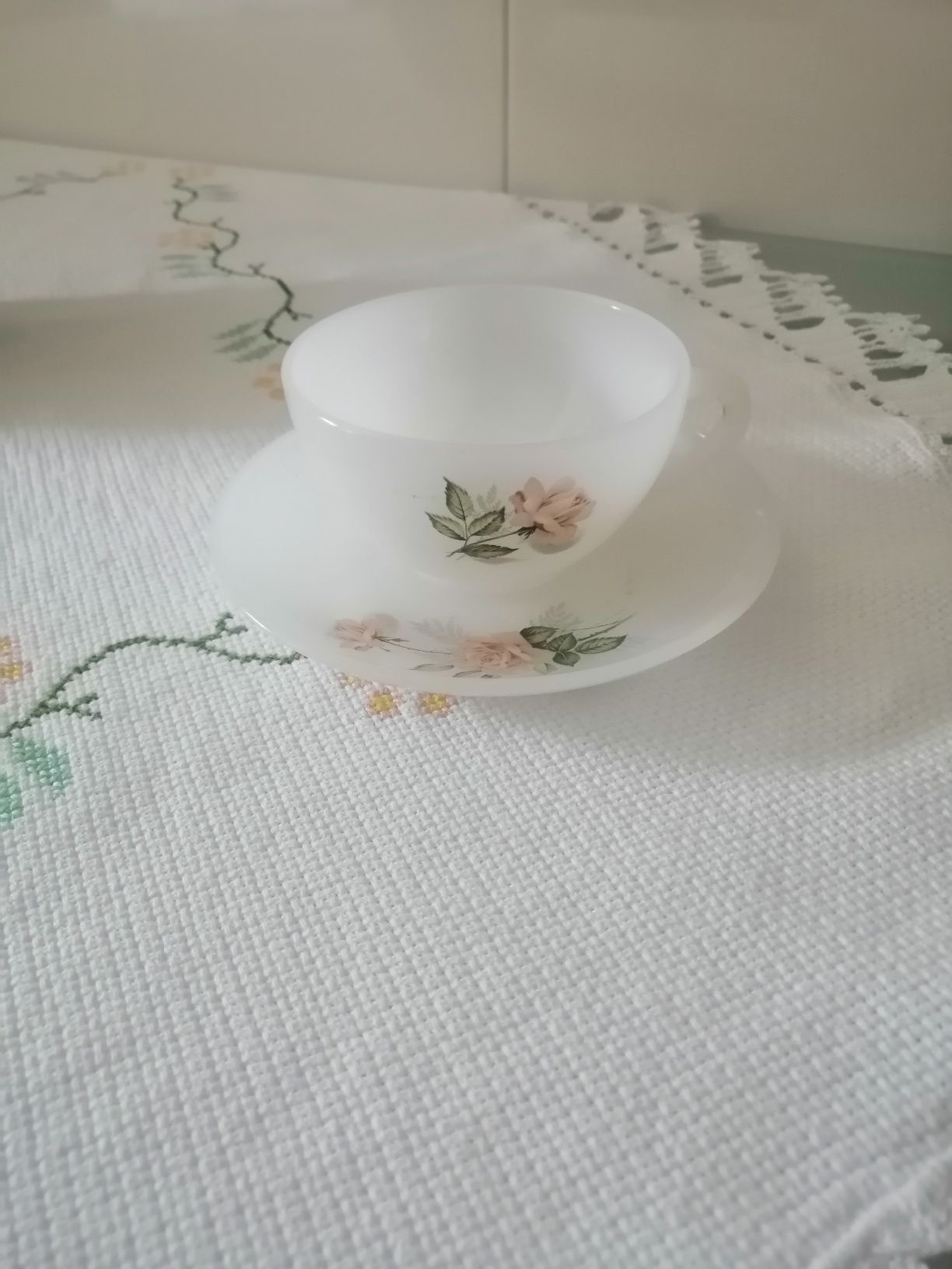 Chávena café aecopal+Louça florido vintage pirex+copos whisky 
Termori