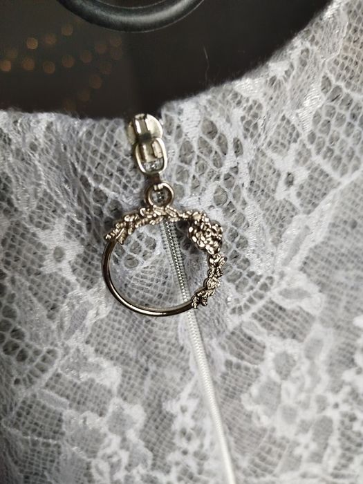 Гарна сукня на дівчинку