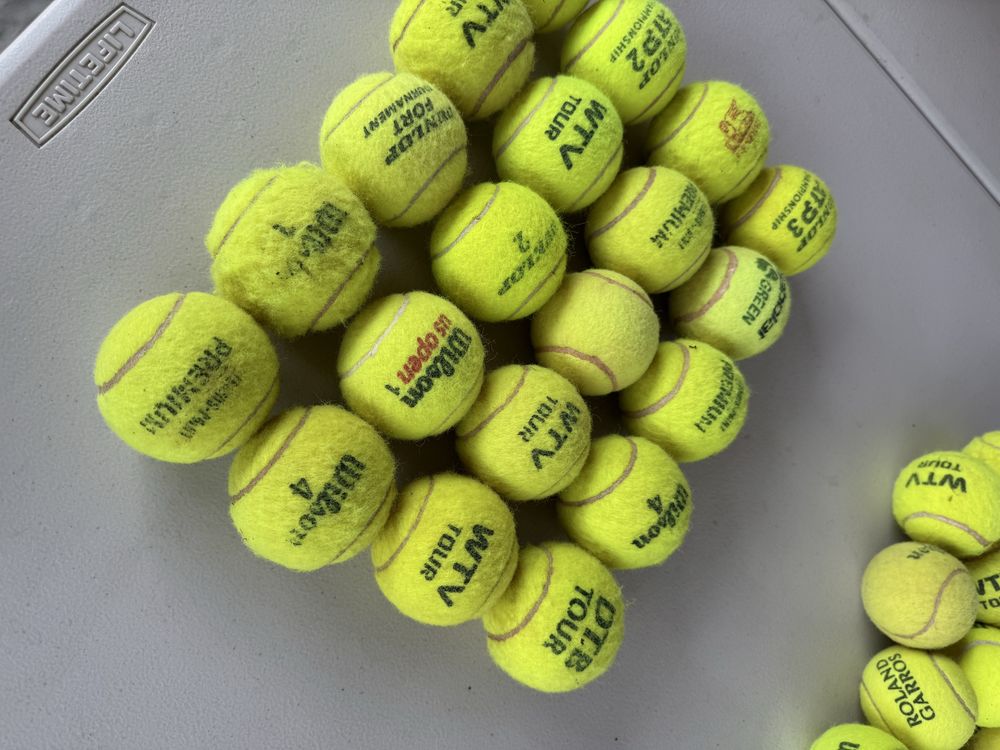 Тенісний мʼяч Wilson Babolat Head Danlop в чудовому стані
