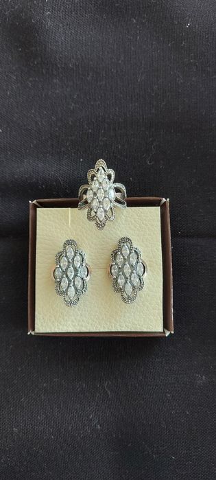 Срібні набори з золотом і фіанітами