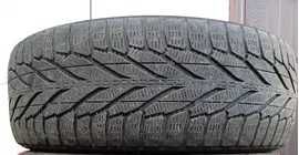 Резина Nokian 215 60 R17  1 шт.