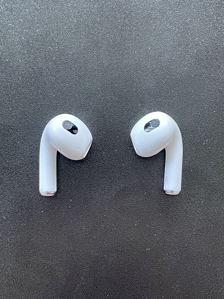 Apple AirPods 3 з підтримкою Mag Safe