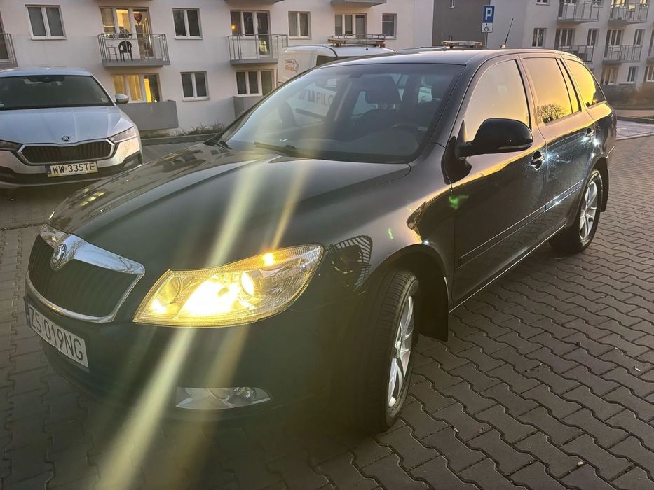 Skoda Octavia Škoda Octavia II FL 2.0 TDI DSG • 140 KM • Kombi • Hak • Klimatronic