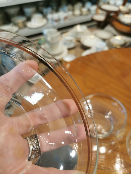 Zestaw PRL szklany  salaterki kieliszki miska z złotymi liniami