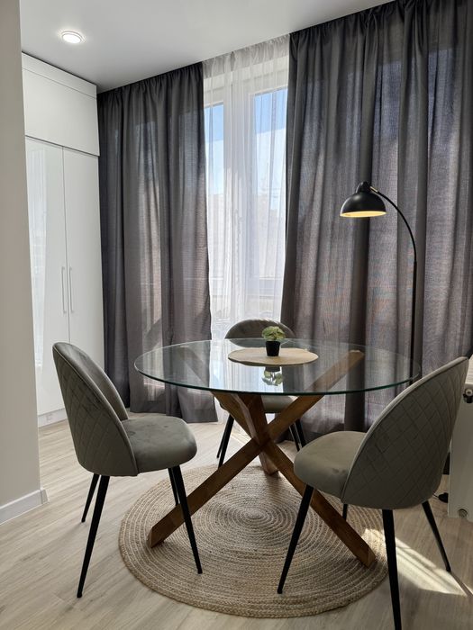 Продам квартиру На Щасливому з ремонтом та меблями