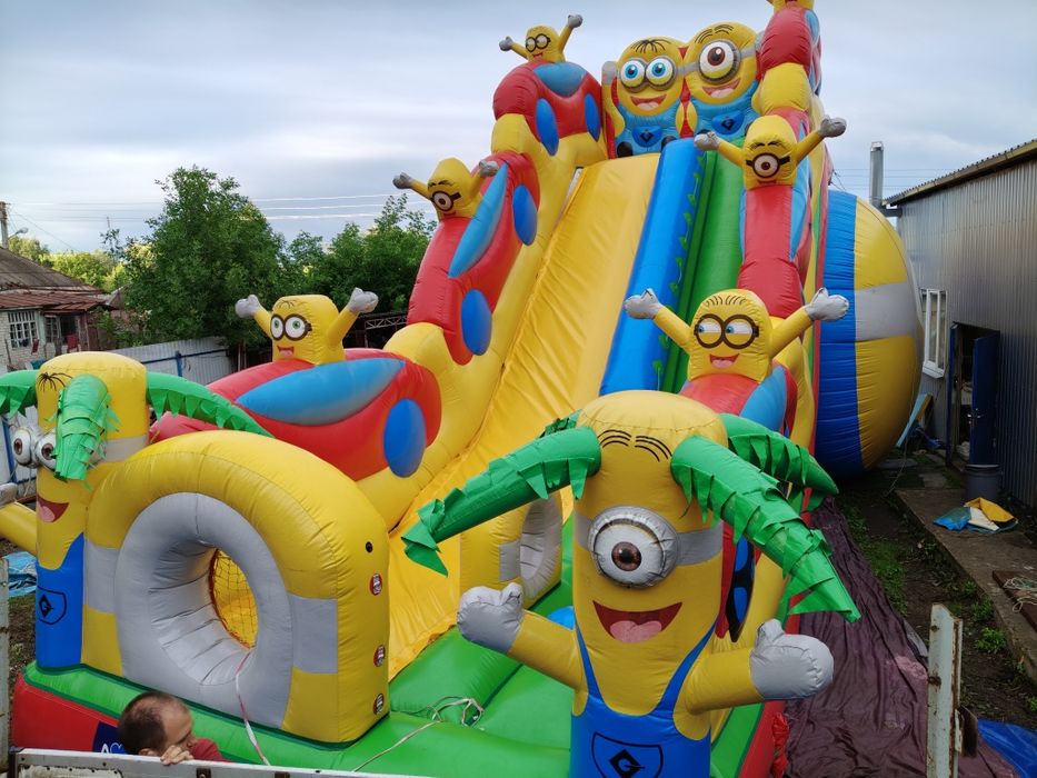 Ремонт надувних виробів, гірки, батути, комплекси, б