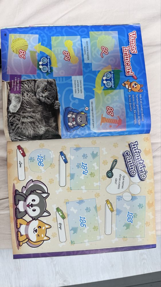Caderneta CÃES E GATOS da Panini
