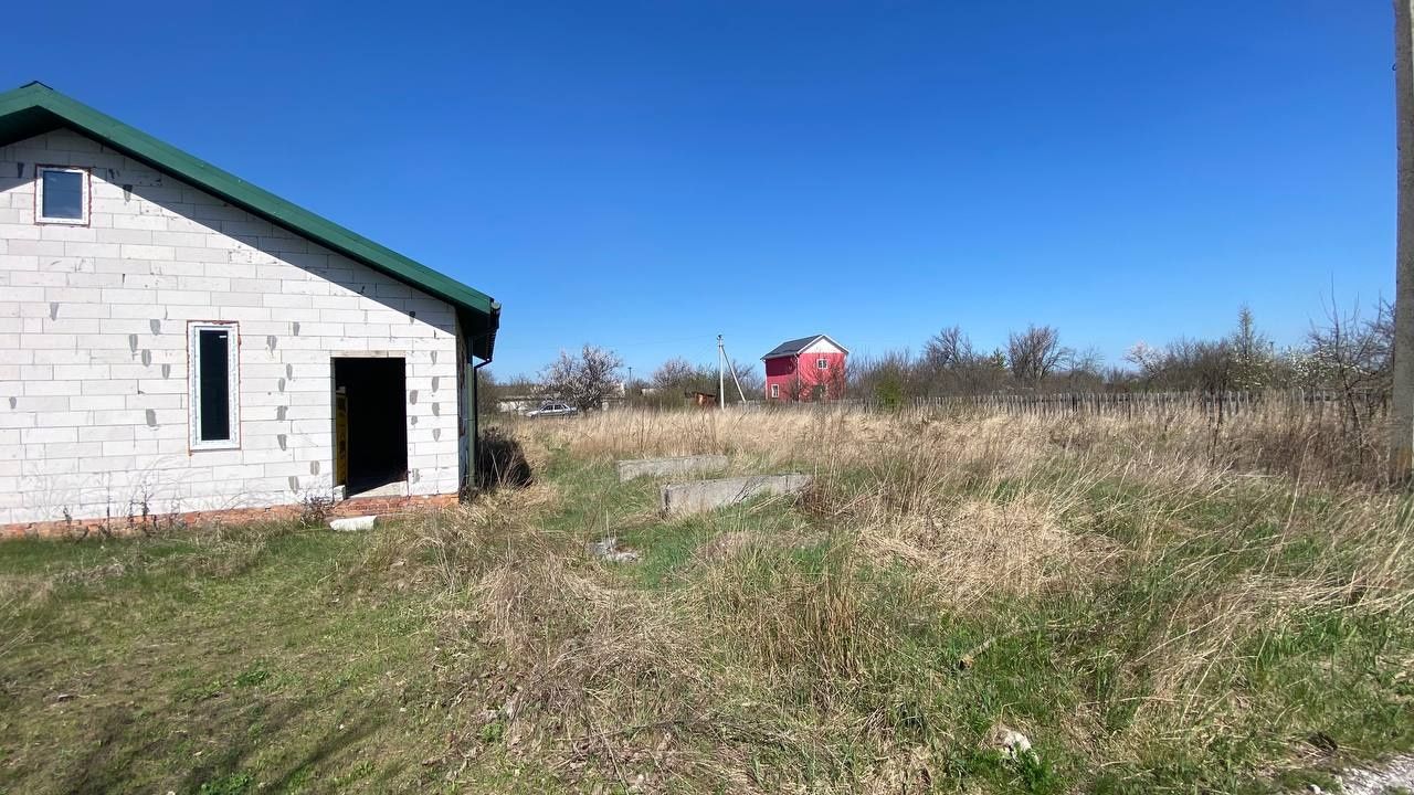 Продаю земельну ділянку з будинком (Підгородне)