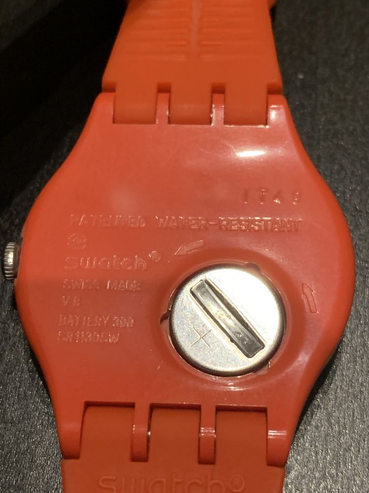 Zegarek Swatch czerwony