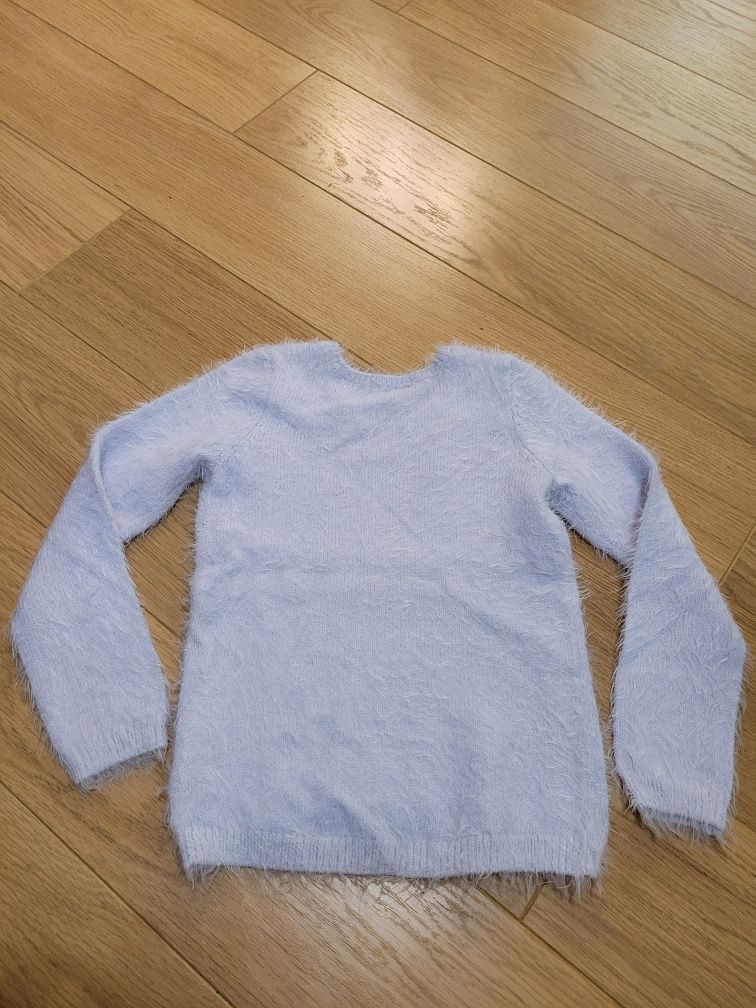 Włochaty sweterek firmy H&M r.110-116