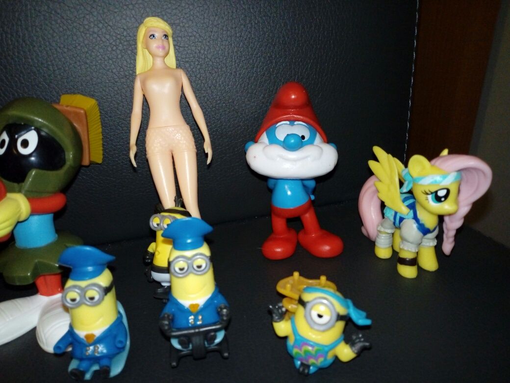 Zestaw figurek, zabawek - figurka Smerf, Minionki, lalki, kucyk