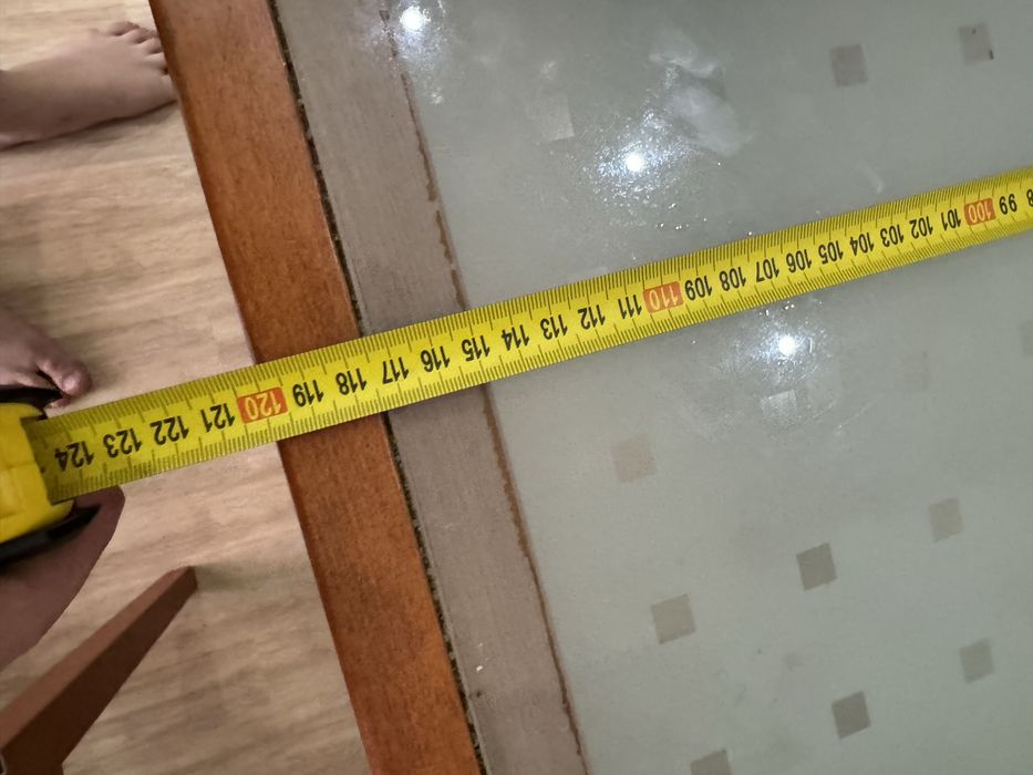 Обідній деревʼяний скляний стіл +стільці