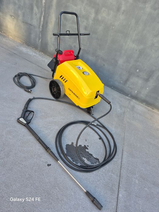 Máquina Industrial para Lavar com Alta Pressão 200bar