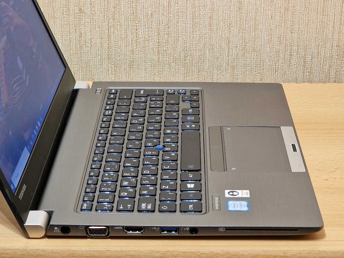 Ноутбук Toshiba Intel Core i5-6200U RAM 8Gb SSD 128Gb Батарея 12 годин