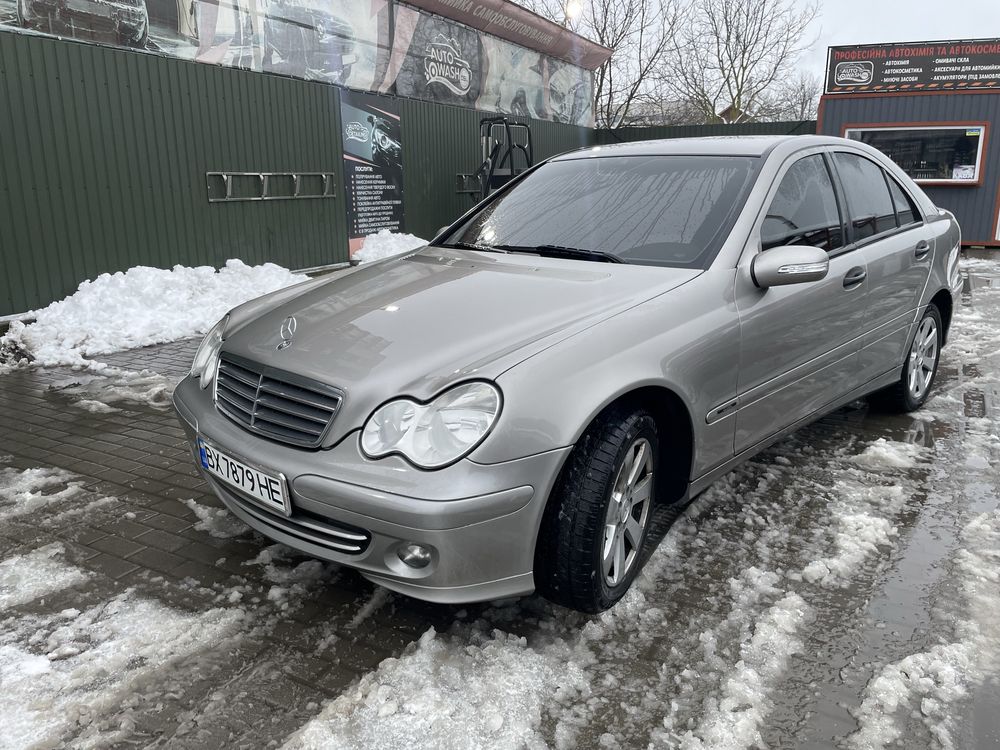 Mercedes-Benz w203 c200 CDI