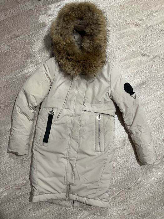 Пуховик зимовий жіночий