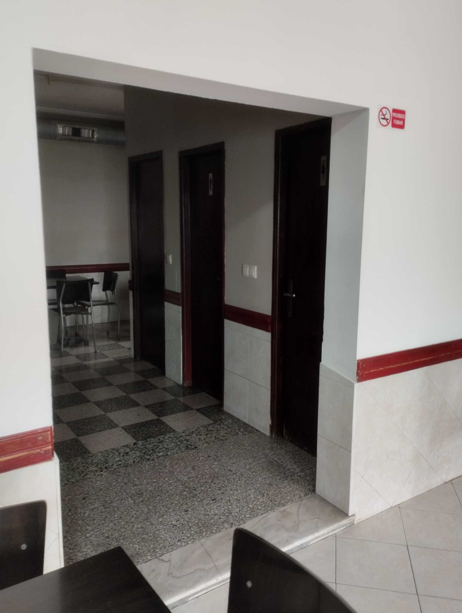 Arrendamento de café com esplanada