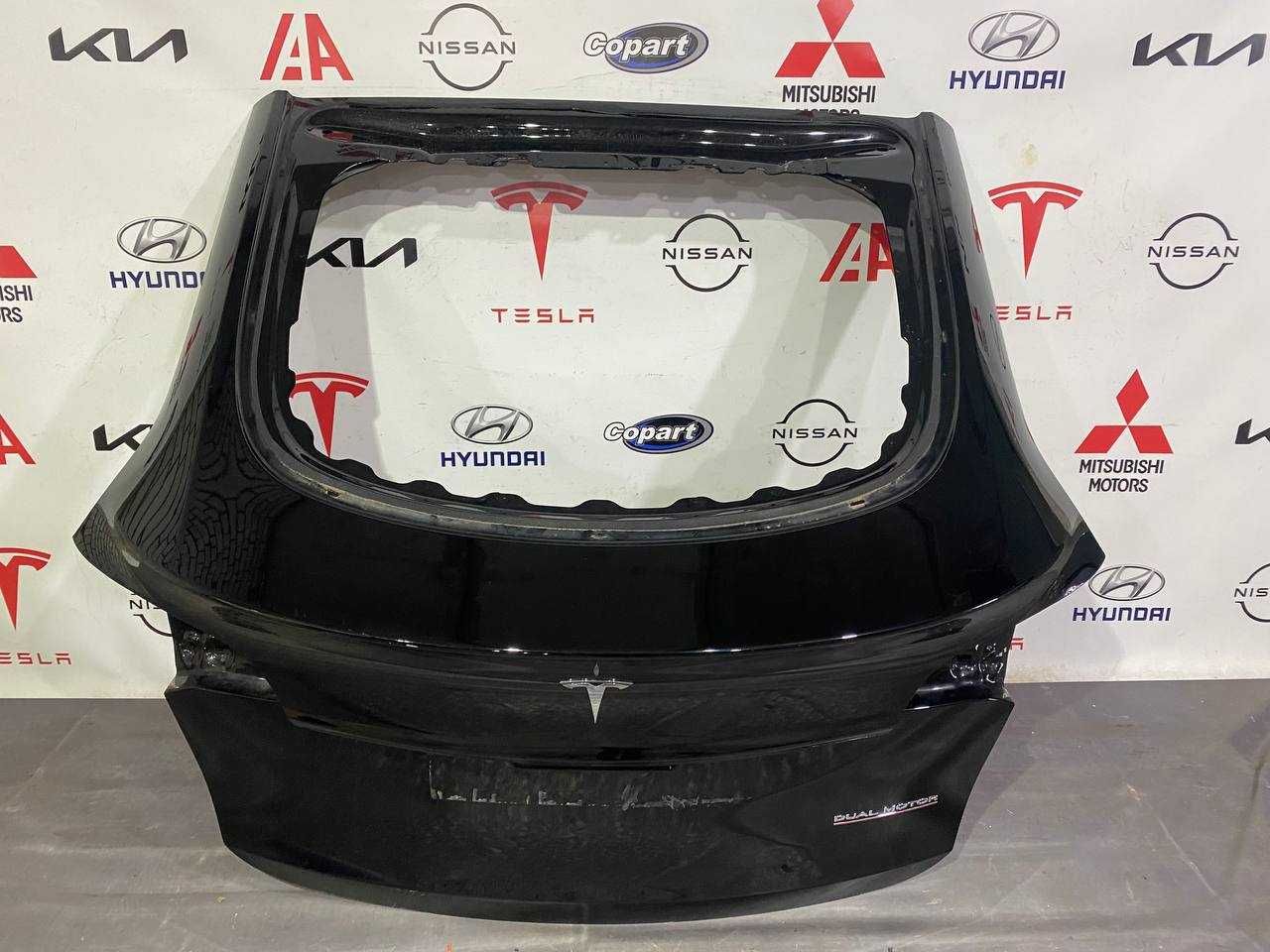 Кришка багажника Ляда Tesla Model Y 1493410-EC-A оригінал б/в