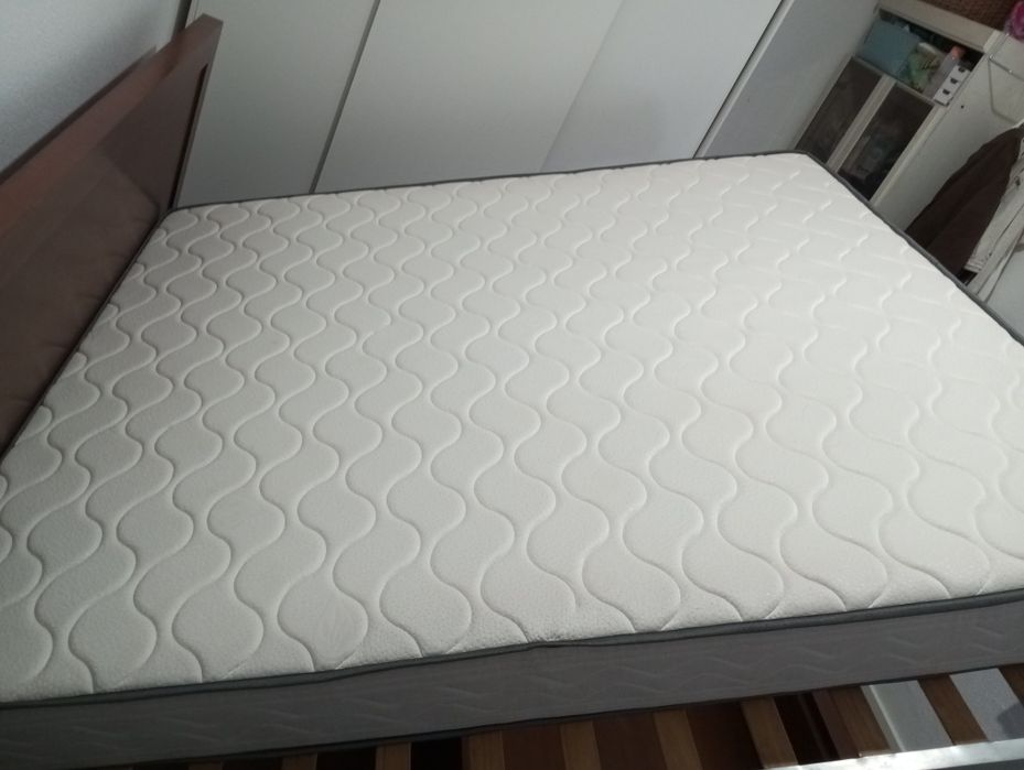 Colchão casal viscoelástico 180 x 200