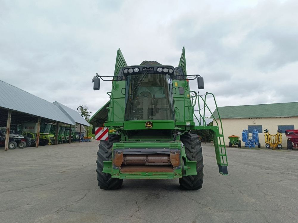Комбайн John Deere S690i 2011 Продаж
