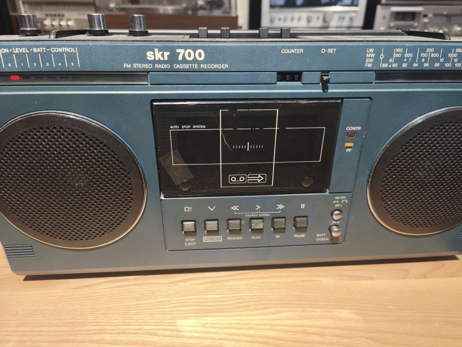 Radiomagnetofon skr 700