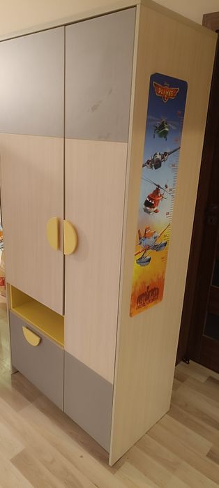 Zestaw mebli młodzieżowych