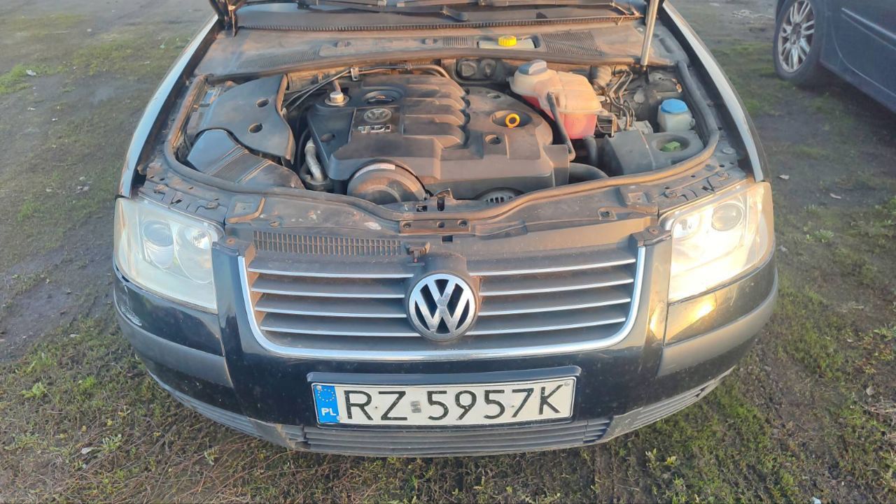 Бампер Passat b5+, двигун 1.9D, AVF, АКПП  EYF капот, є весь перед