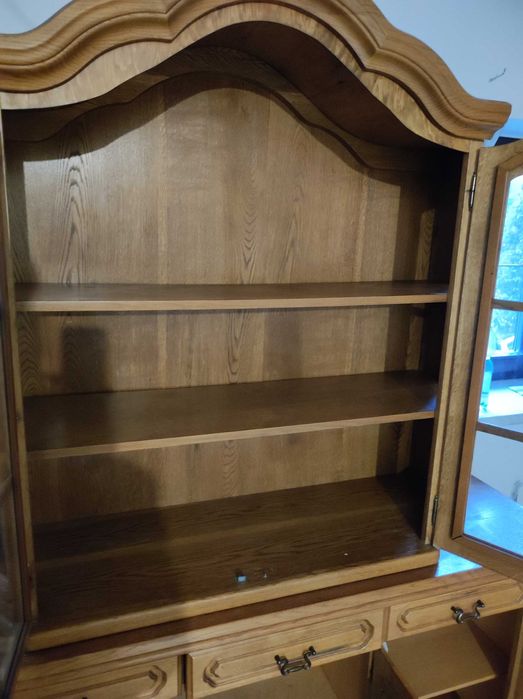 Kredens z witryną / nadstawką