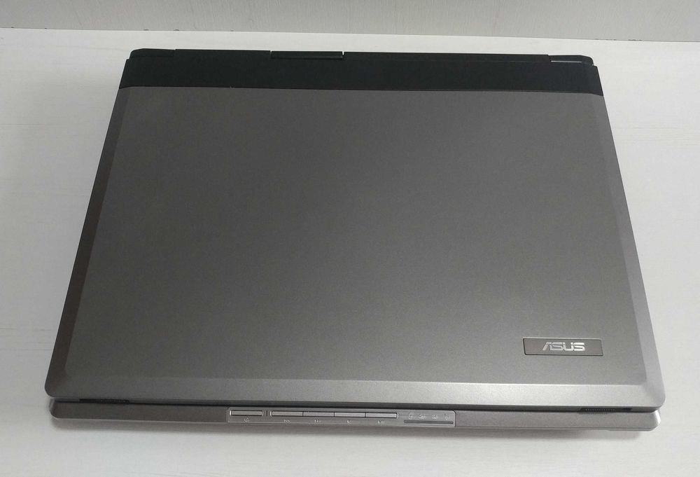 Ноутбук ASUS 6000VM, как НОВЫЙ