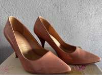 Sapato salto alto verniz rosa