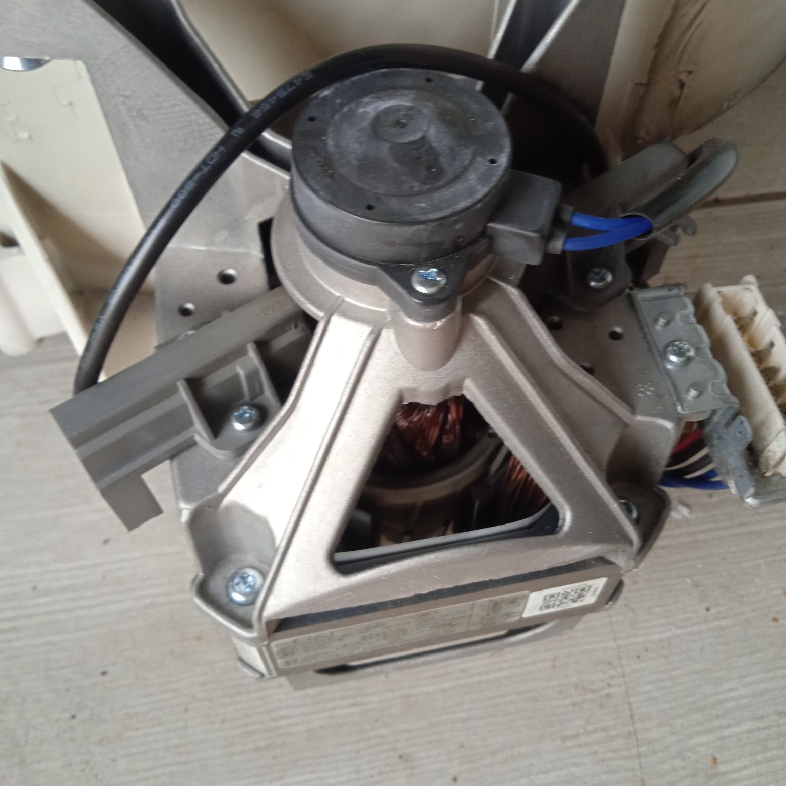 Silnik pralki Amica EAWT6101WSW