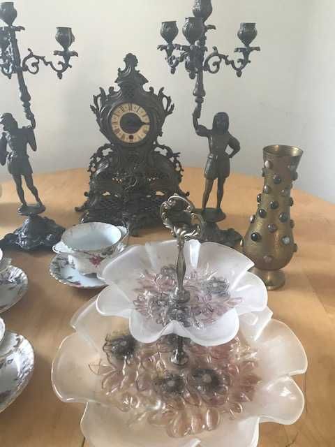 PRL. Porcelana. Zegar i świeczniki mosiężne. Patera na owoce/ciasto.