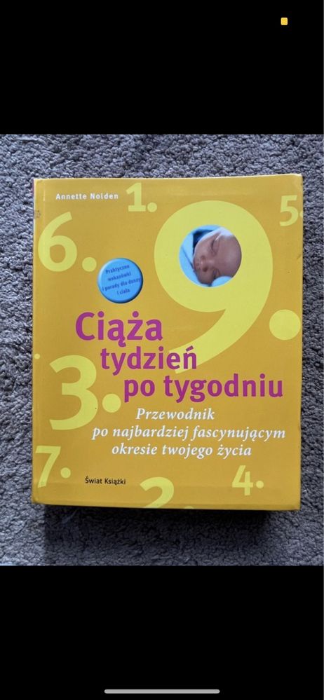 Dwie książki w jednej: witaj na świecie oraz ciąża tydzień po tygodniu