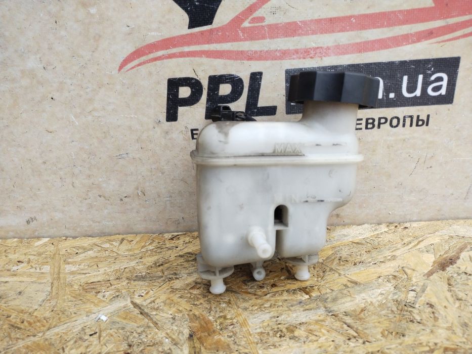 Kia Carens 2006-2012 бачок главного тормозного цилиндра ГТЦ