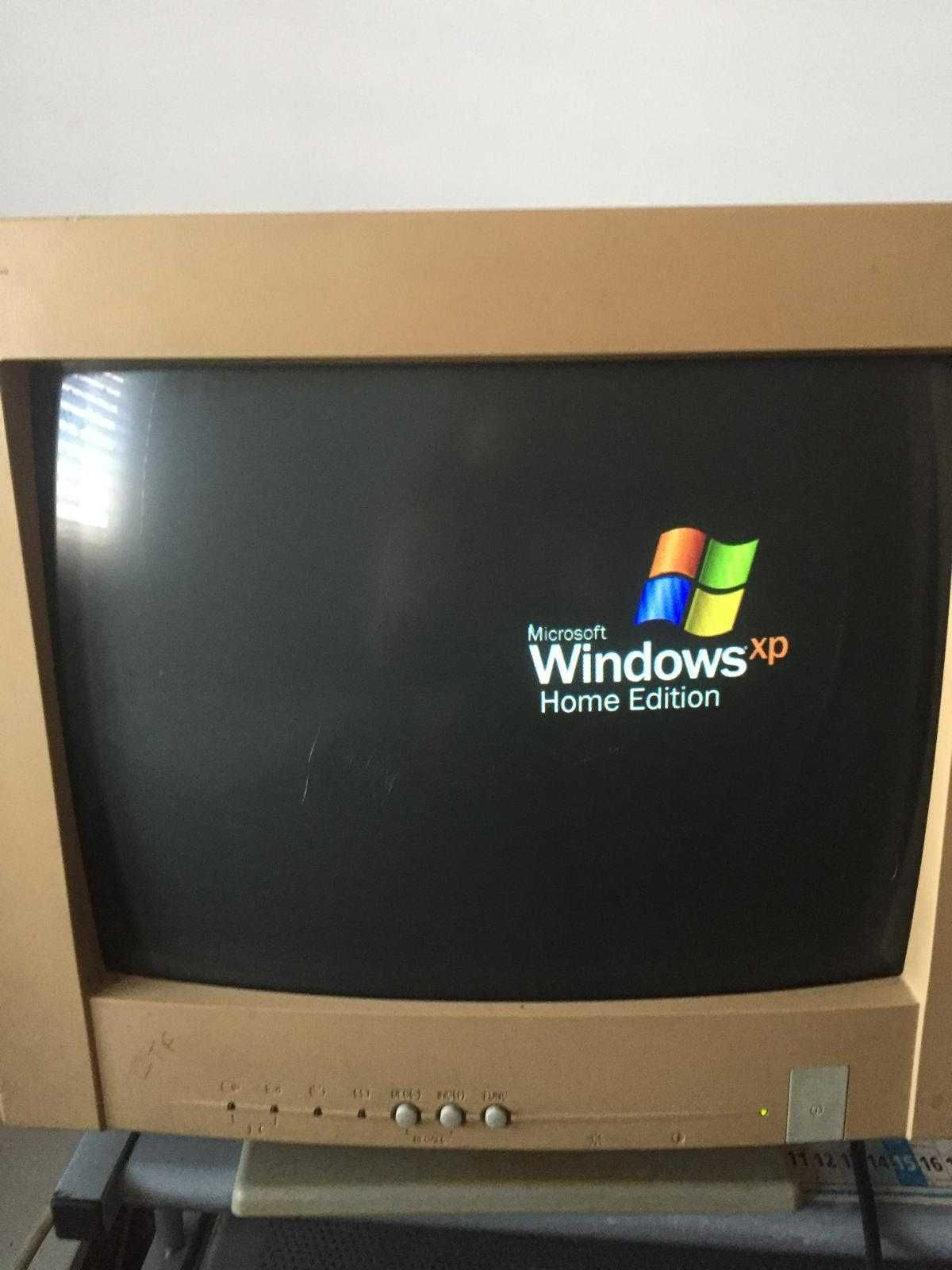 Computador PC Torre Celeron + Monitor