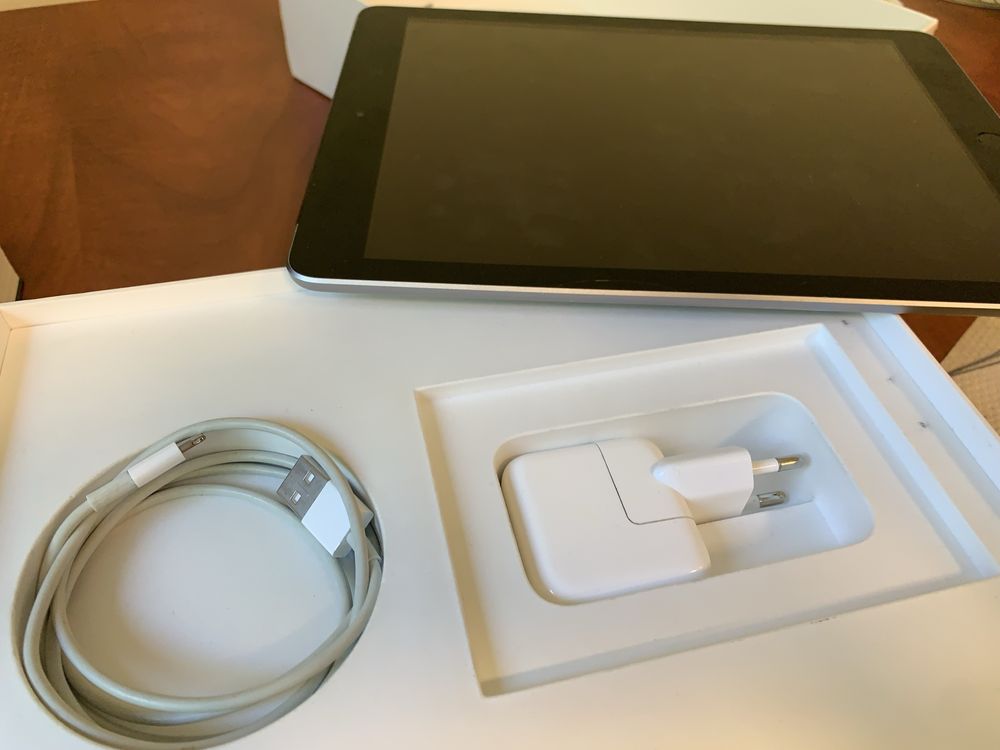 Ipad 6 cellular, dodatkowo etui