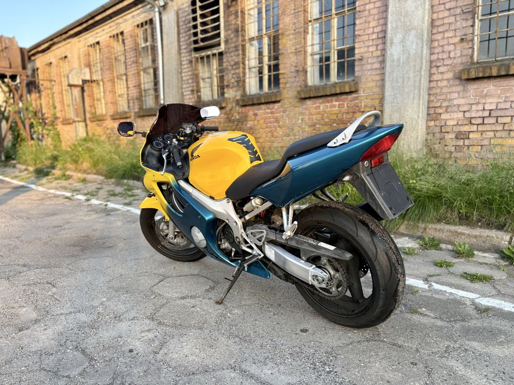 **Honda CBR 600 F4**