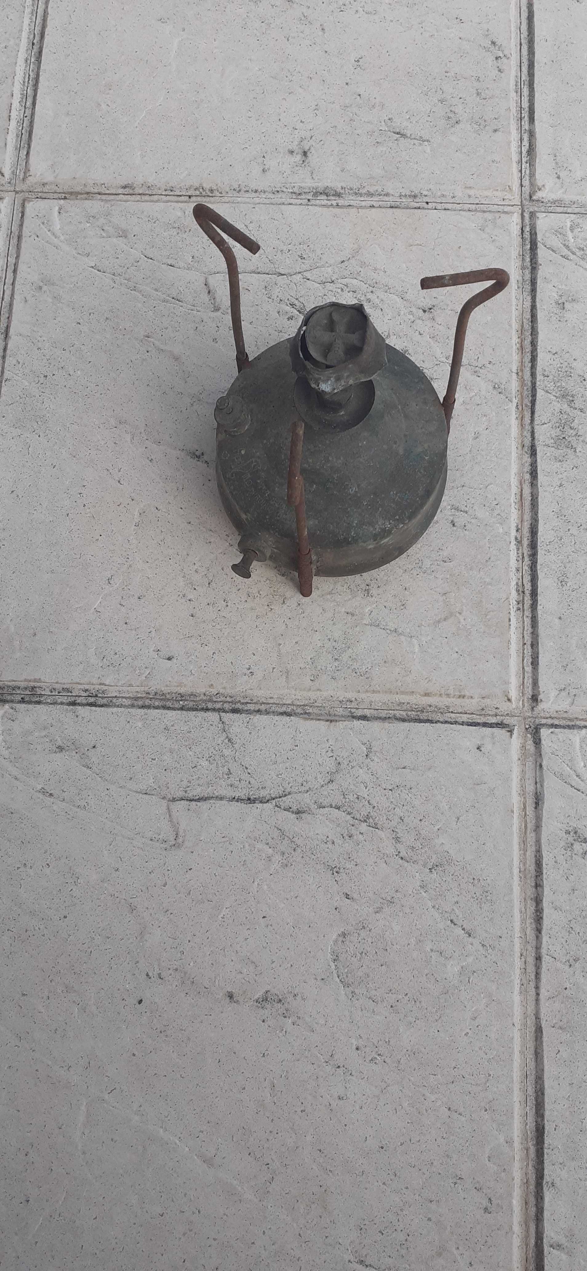 Fogão antigo a petróleo