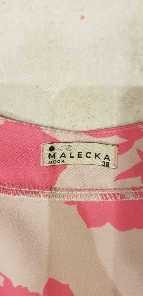 Modna Bluzka w serek Firma: MAŁECKA rozm. 38 ściągacze must have