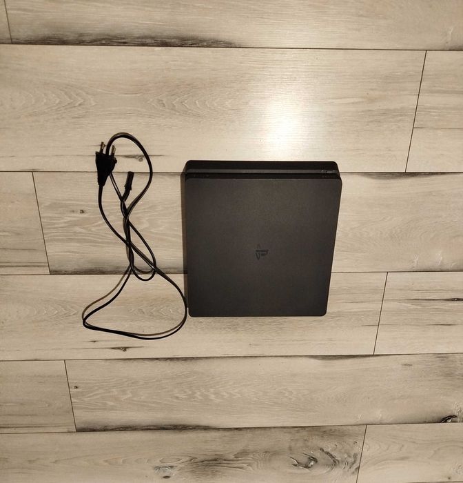 Konsola PS4 Slim 1TB