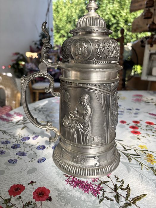 Zabytkowy kufel cynowy z wizerunkiem REMBRANDTa VAN RIJN super stan