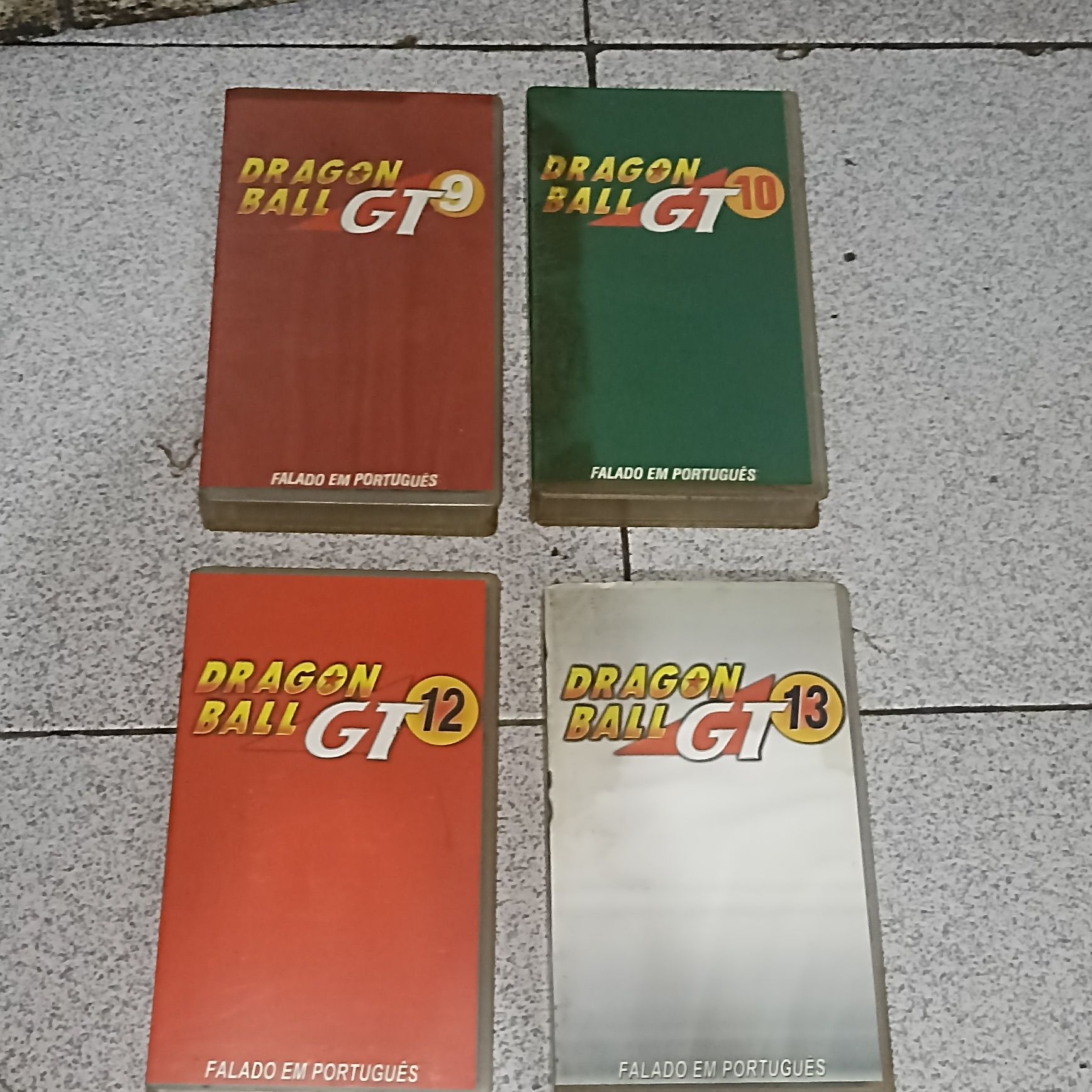 Quatro VHS de Dragon Ball GT para coleccionadores