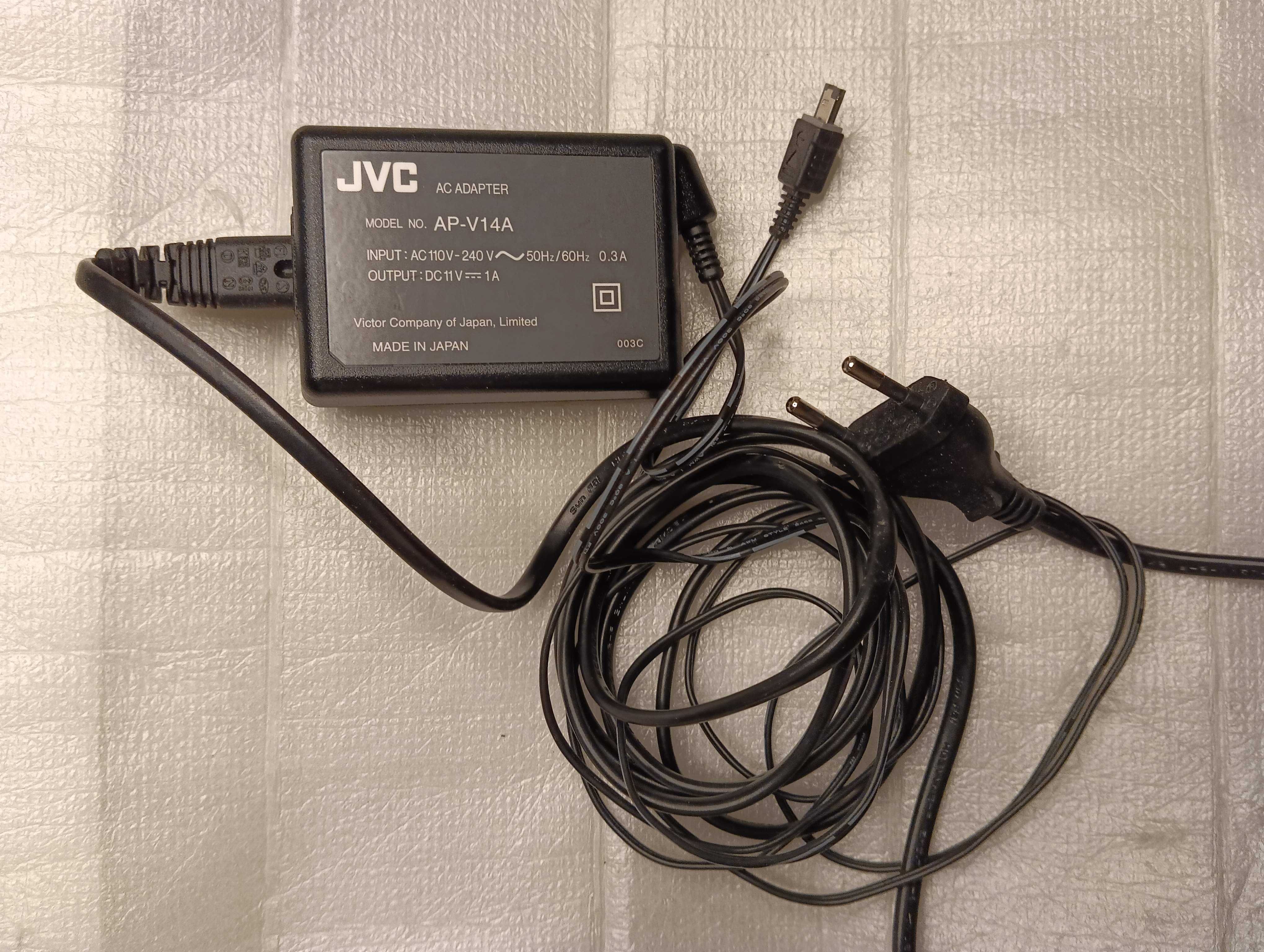 Зарядное блок питания для фото видео камеры JVC 11V 1A AP-V14A