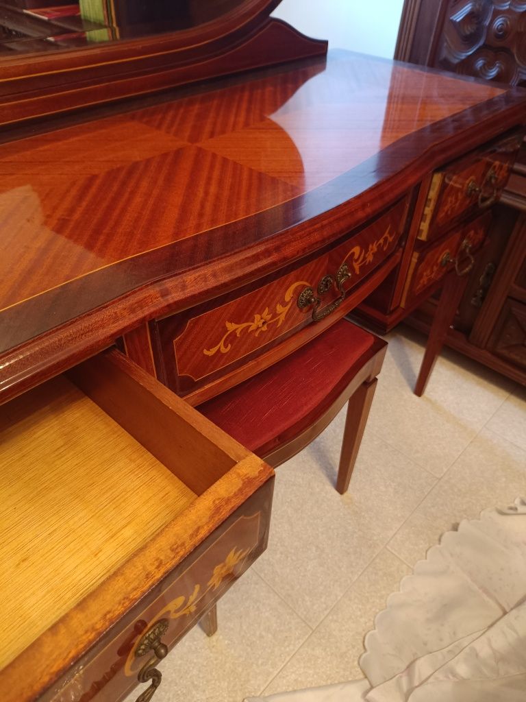 Conjunto Quarto Estilo Dona Maria